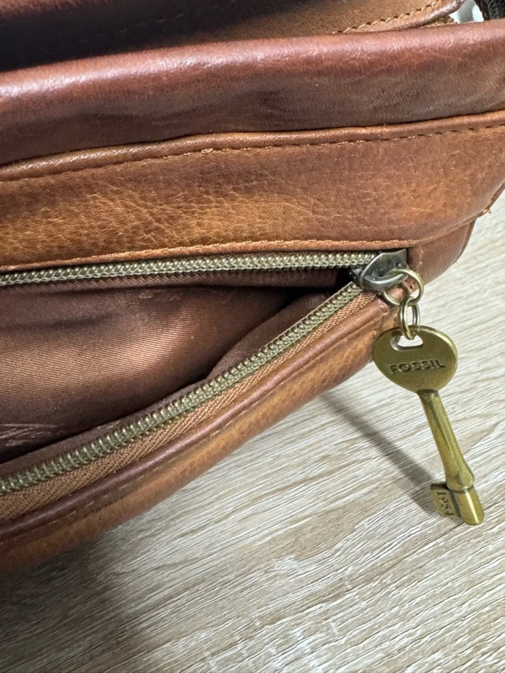 Fossil Vintage Brown Leather Crossbody Organizer Purse
